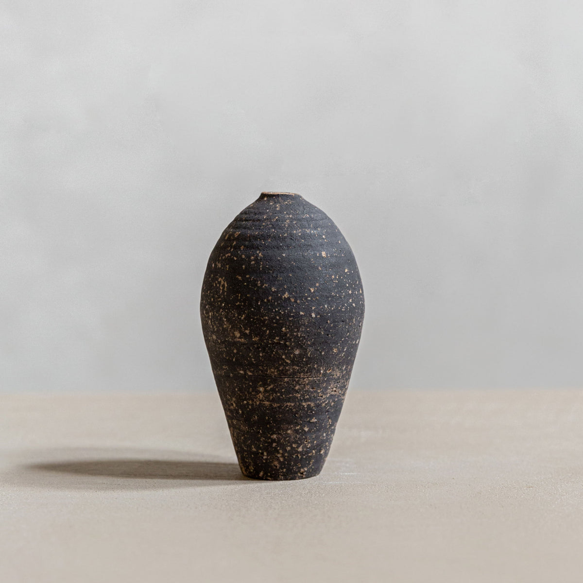 Oval vase S