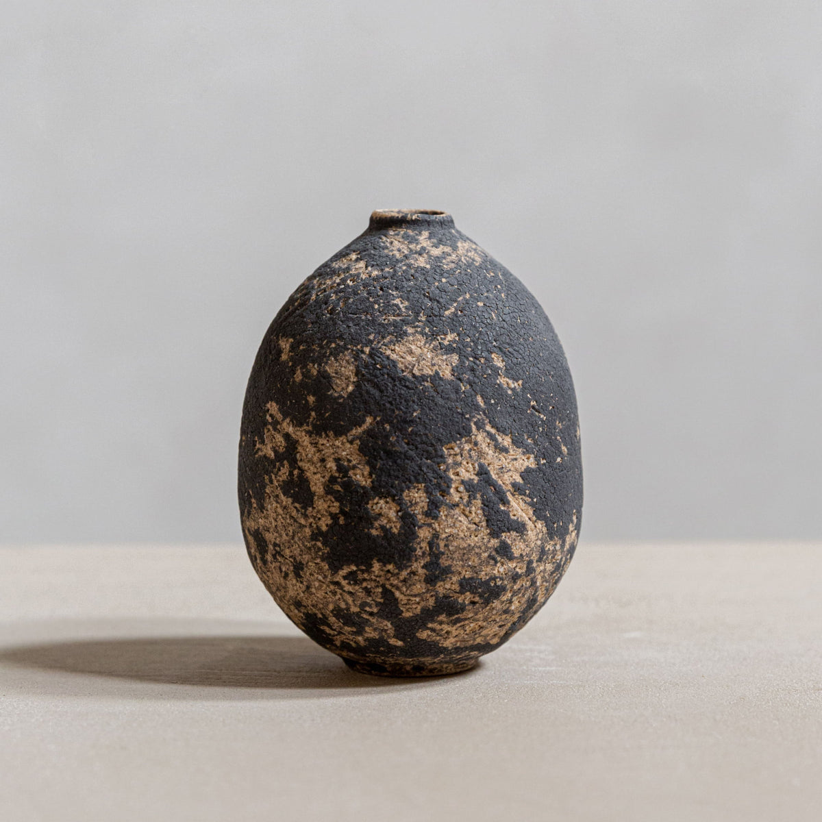 Oval vase M
