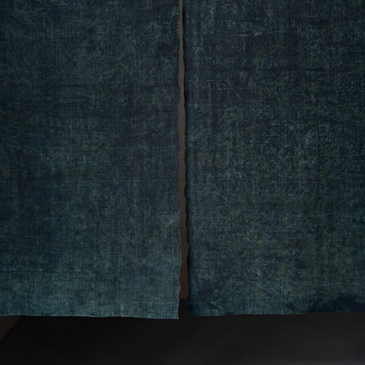 Rōketsuzome Noren - Green & Black