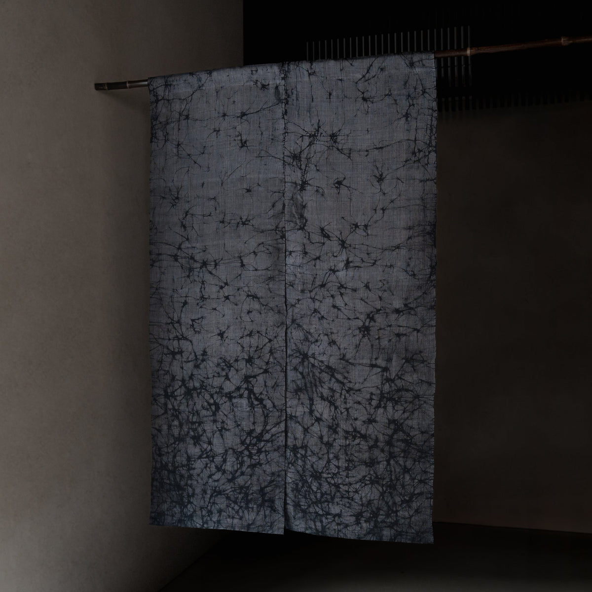 Rōketsuzome Noren - Gray & Black